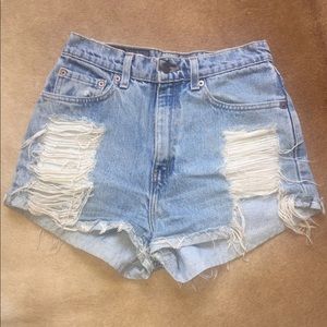 SOLD!!! Vintage High Rise Levi’s